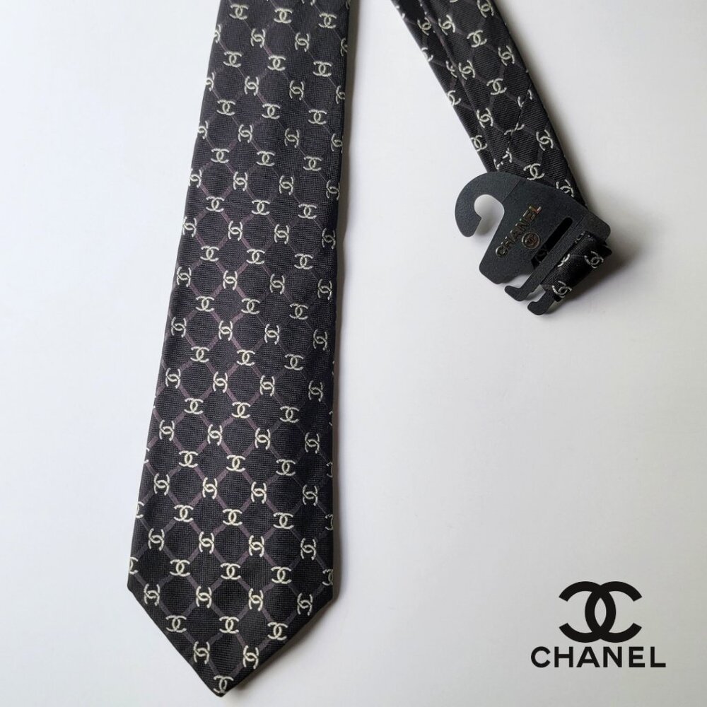 CHANEL Men's Vintage Tie 100% Silk Made in Italy black with small white CCs